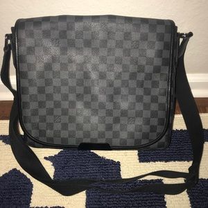 Louis Vuitton Damier Graphite Daniel Messenger Bag